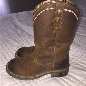 Ariat size 7